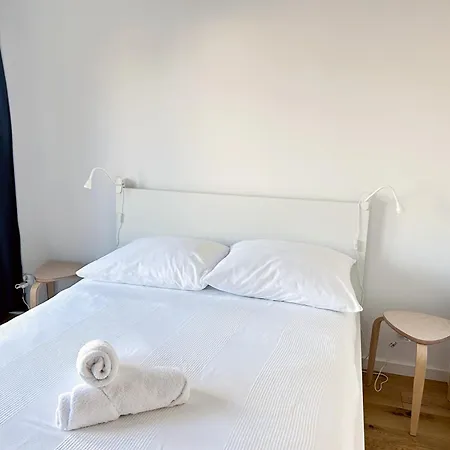 Fantastays - Starlight Apartment *