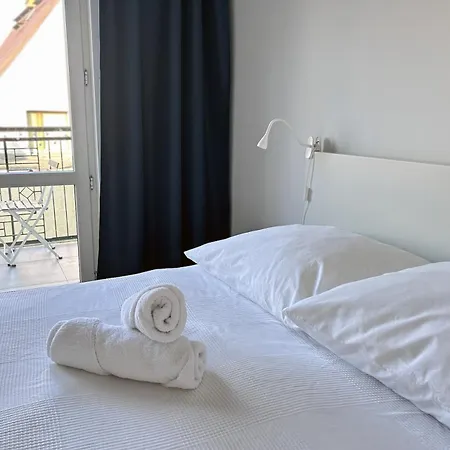 Fantastays - Starlight Apartment *